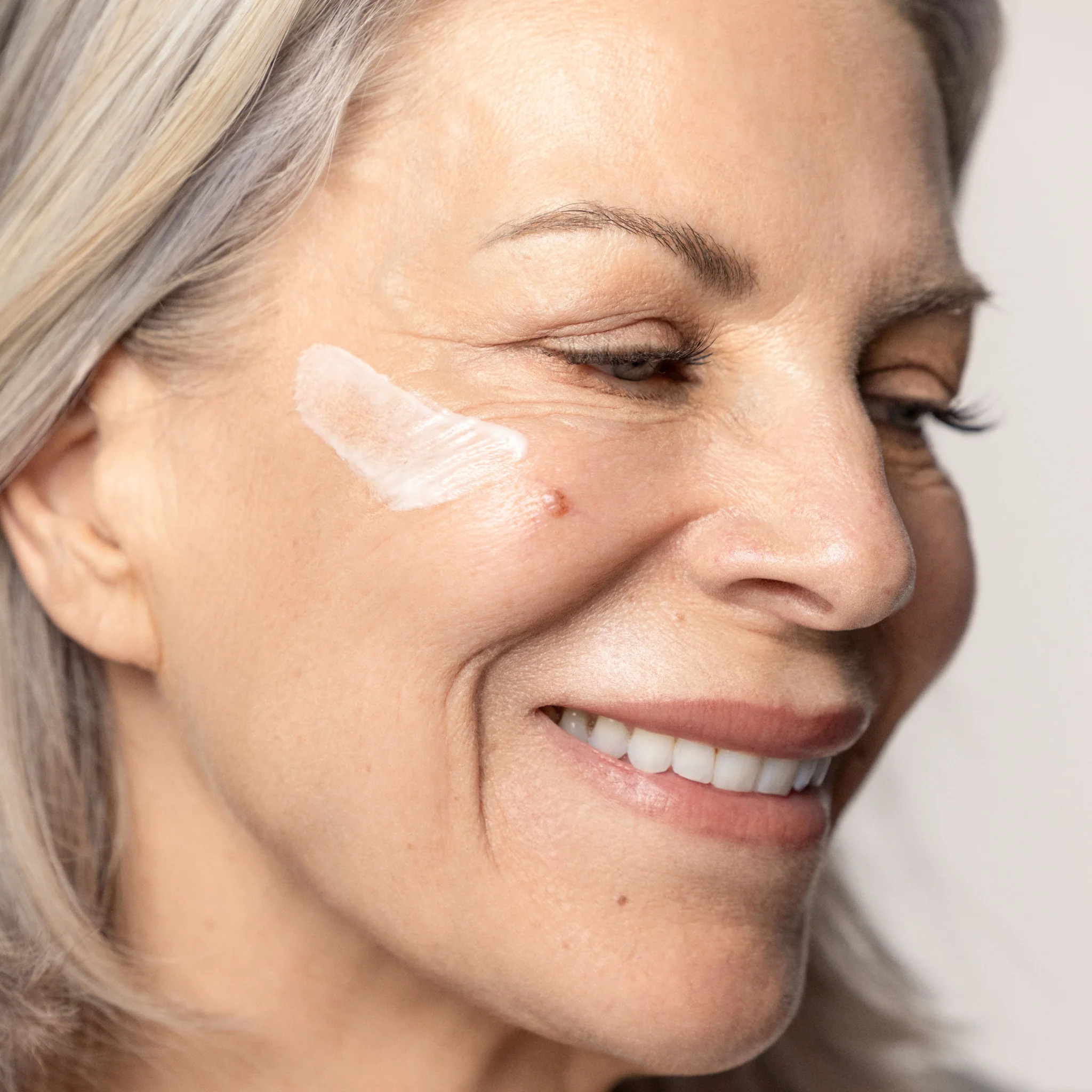 Brightening Serum / Skin Illuminator - Image 5