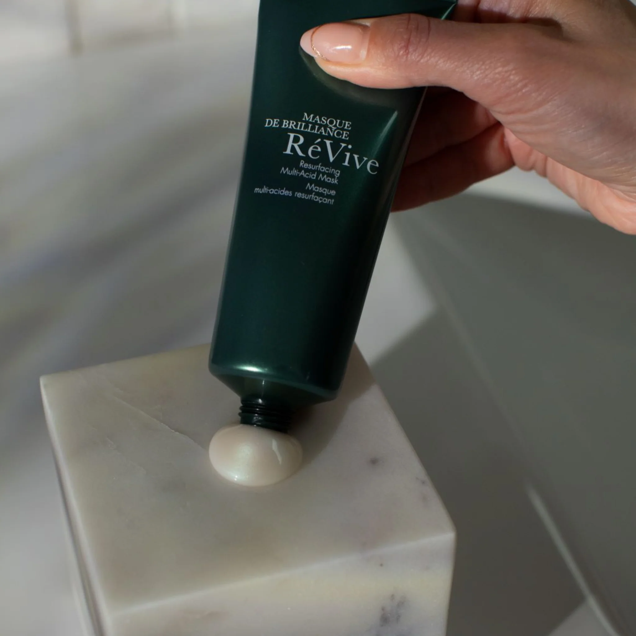 Masque de Brilliance / Resurfacing Multi-Acid Mask - Image 4
